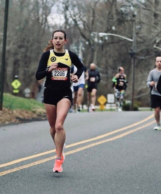 Nicole Burlinson running during the Garden State 10 Miler in the USA